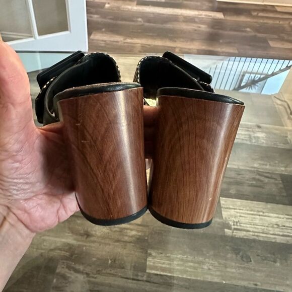 Black and Tan Wedge Sandal - Picture 5 of 9